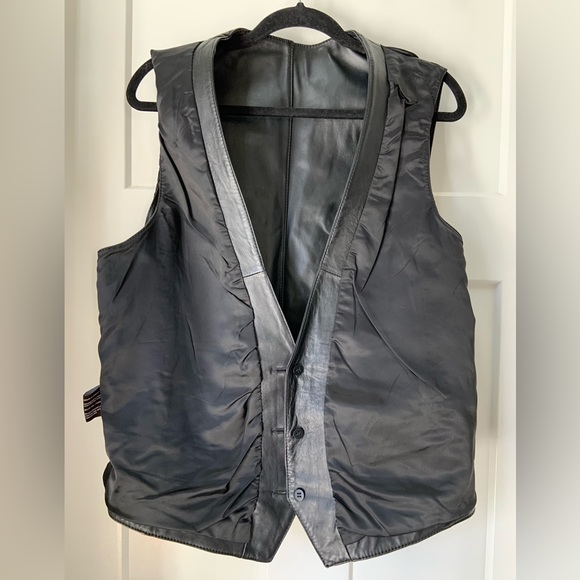 Danier Leather Vest - Size Large - Picture 4 of 7